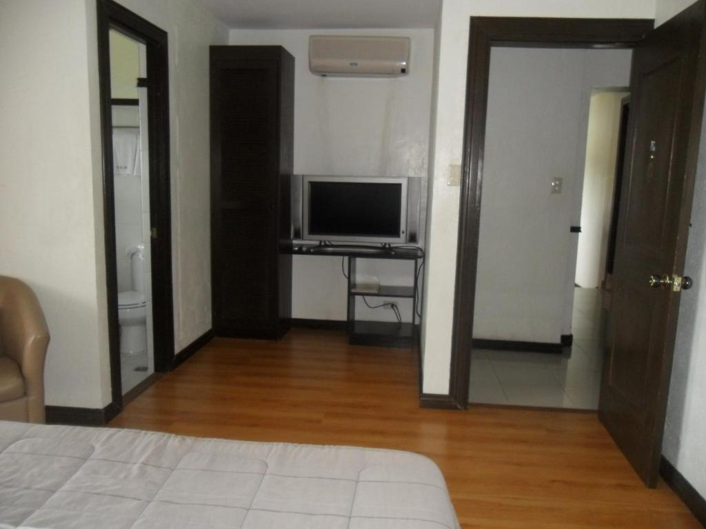 Tagaytay Econo Hotel Tagaytay City ห้อง รูปภาพ