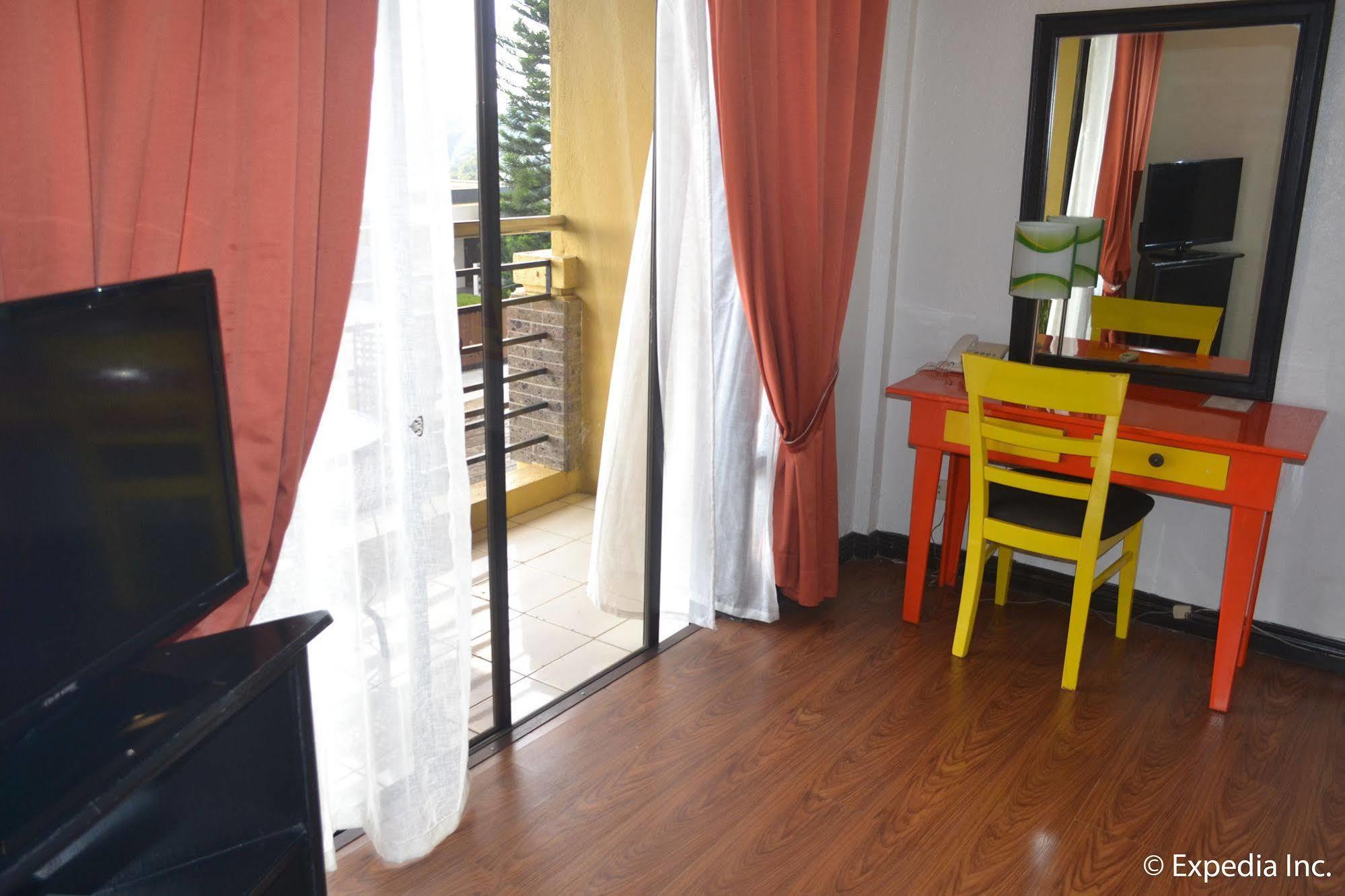 Tagaytay Econo Hotel Tagaytay City ภายนอก รูปภาพ