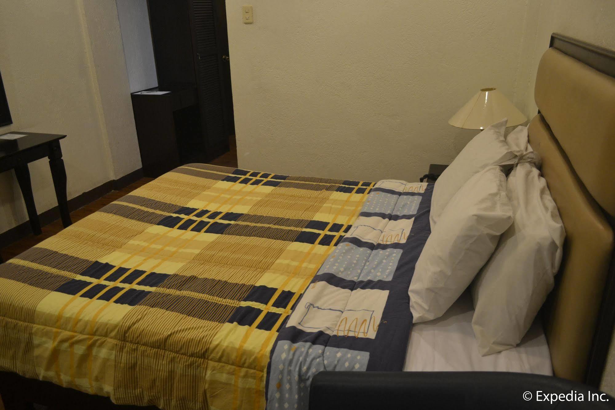Tagaytay Econo Hotel Tagaytay City ภายนอก รูปภาพ