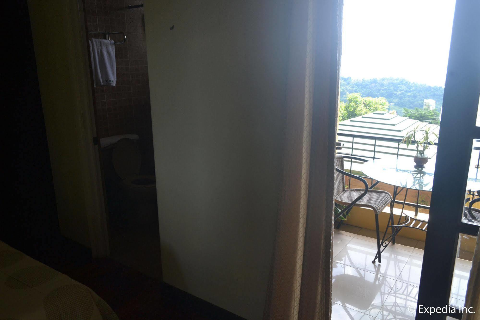 Tagaytay Econo Hotel Tagaytay City ภายนอก รูปภาพ