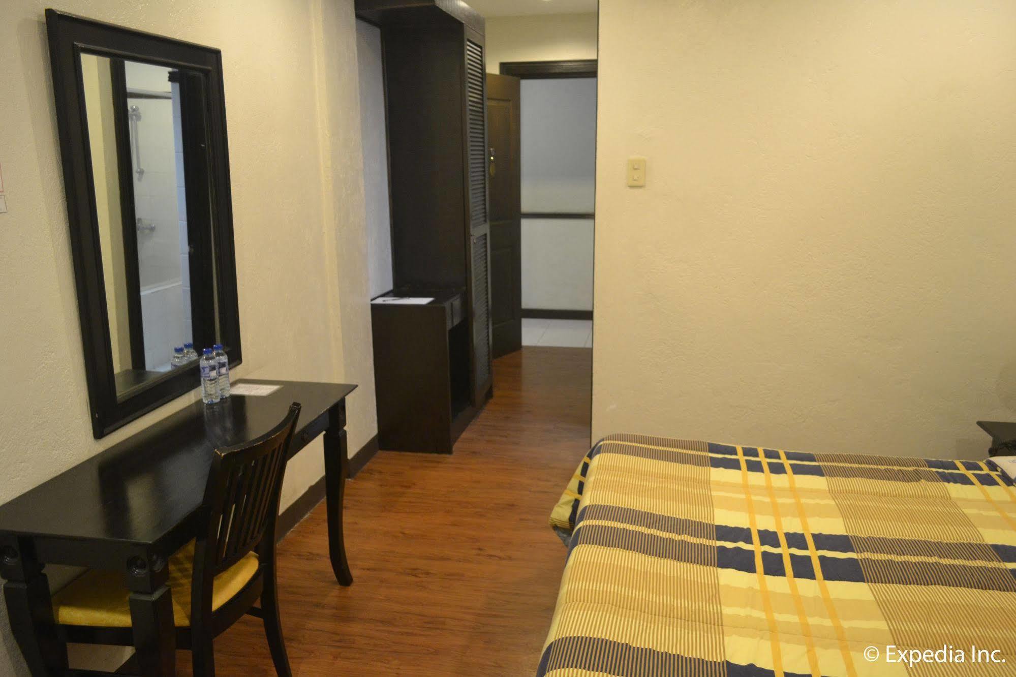 Tagaytay Econo Hotel Tagaytay City ภายนอก รูปภาพ