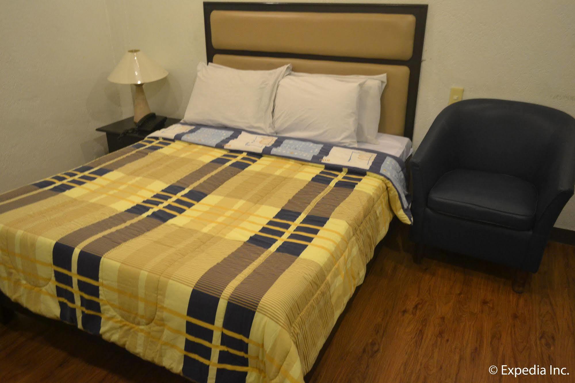 Tagaytay Econo Hotel Tagaytay City ภายนอก รูปภาพ