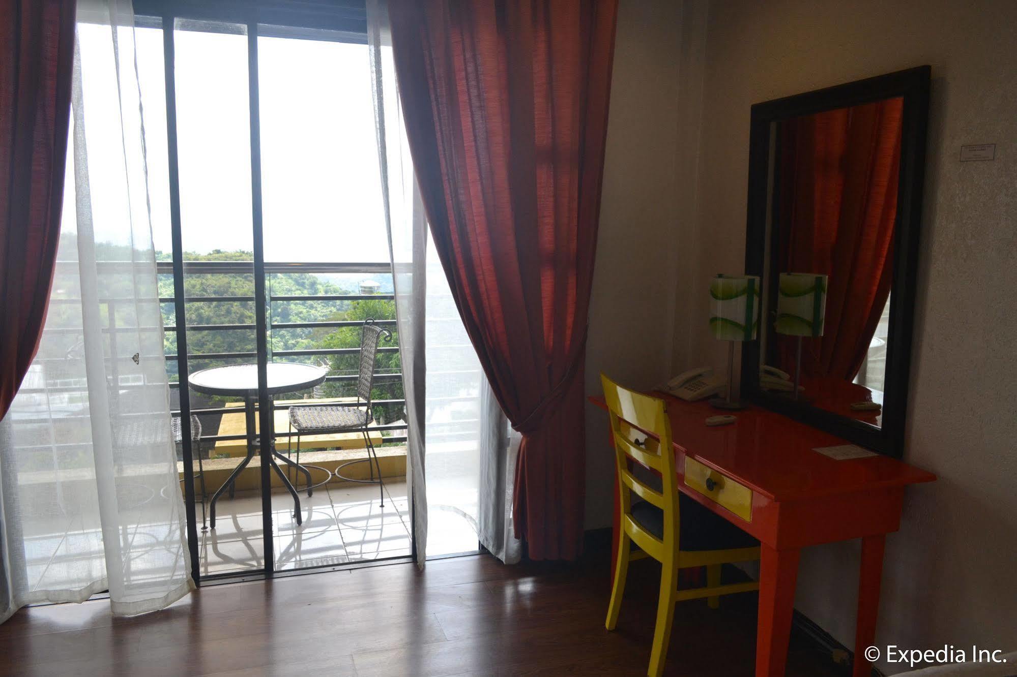 Tagaytay Econo Hotel Tagaytay City ภายนอก รูปภาพ